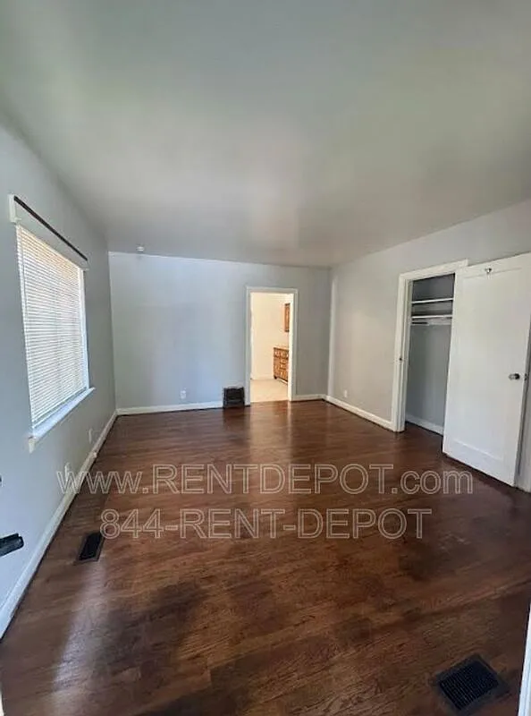 1 bed, 1.0 bath, 1260 sqft, $695 — Photo 2