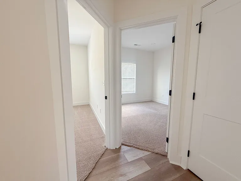 1403 Westbrook Cir — Photo 19