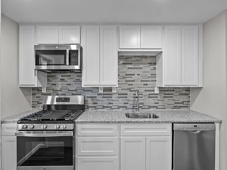 8977 Big Bend Blvd — Photo 9