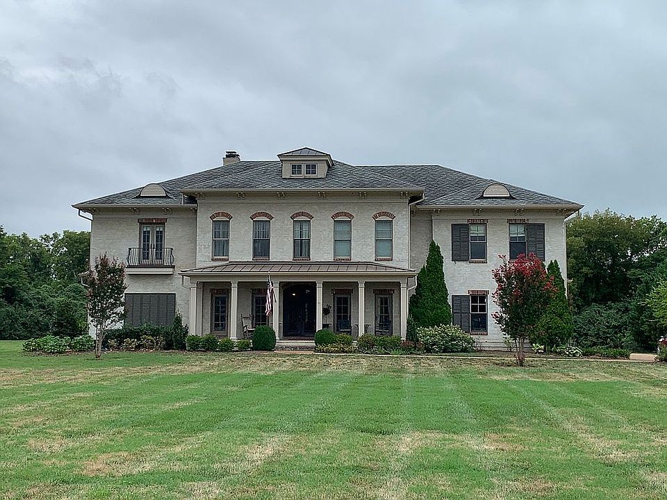 1st image of 1065 Whitehall Dr