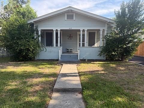 2nd image of 619 Bismark St