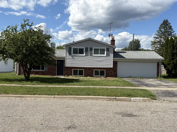 4888 Clinton Way Dr, Waterford, MI 48328