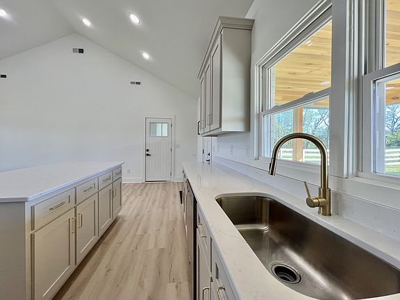 24th image of 2250 Elkton Pike
