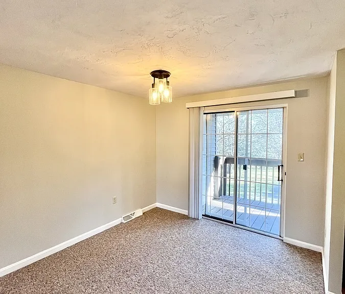 Kimes Rd — Photo 16