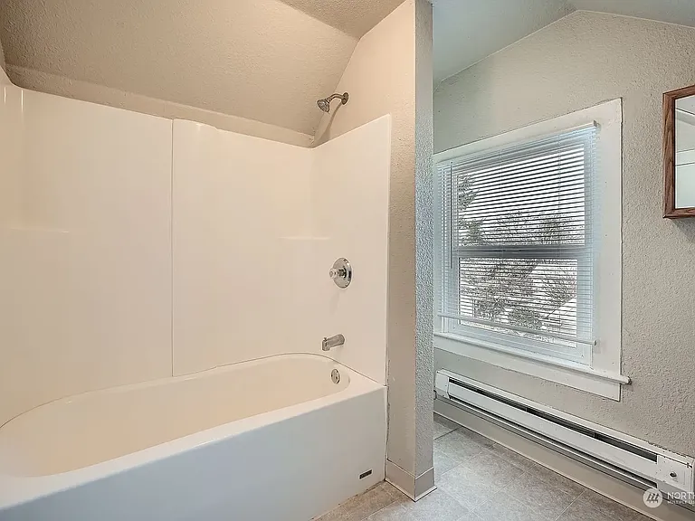 6838 S Park Ave — Photo 4