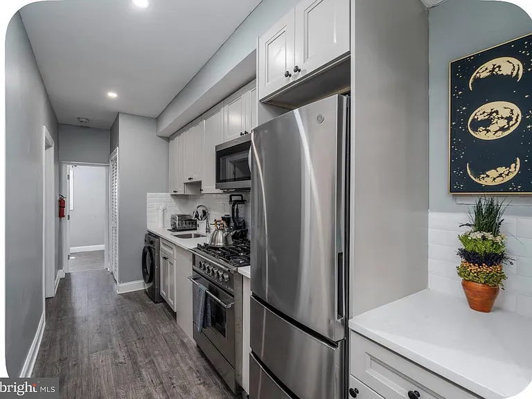 1705 W Virginia Ave NE #4 — Photo 3