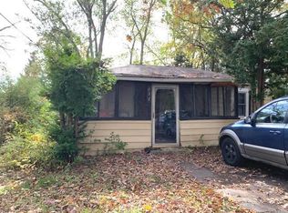 137 Oakwood Ave, Lake Villa, IL 60046