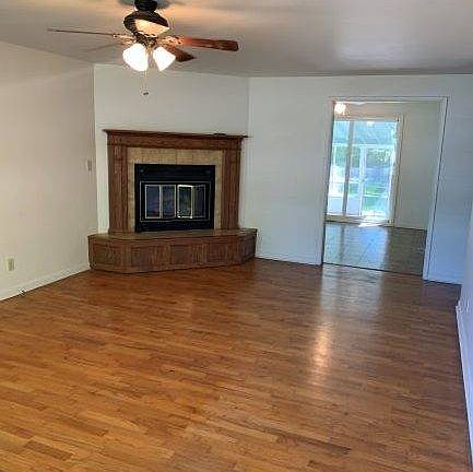 2nd image of 302 N Loyland Dr