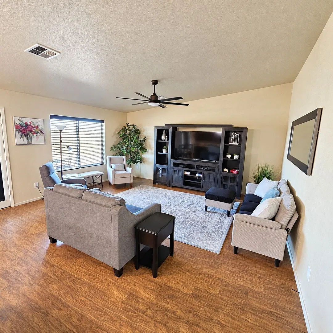 Fully Furnished Rental — Photo 2