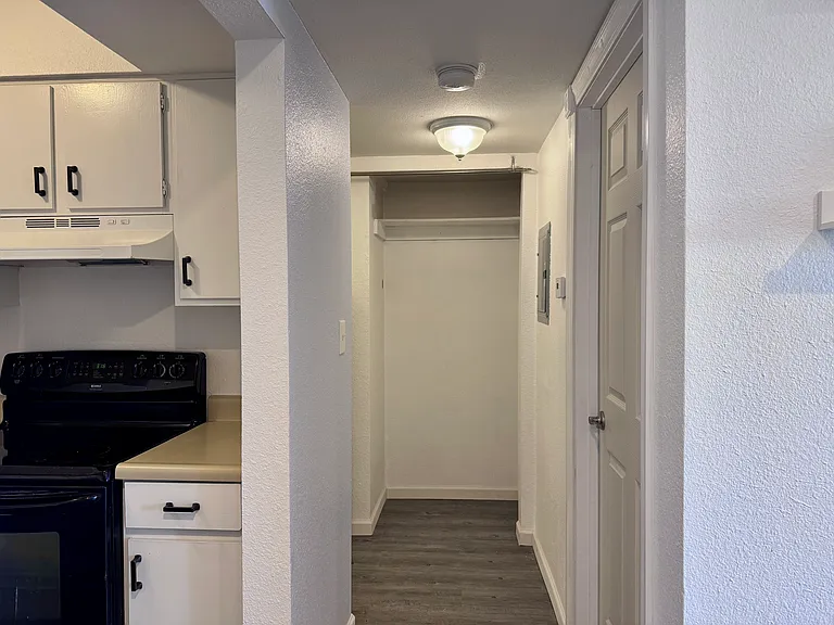 579 Wright St #203 — Photo 9