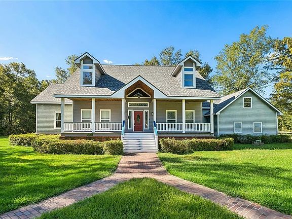 2nd image of 301 Shady Oak Ln