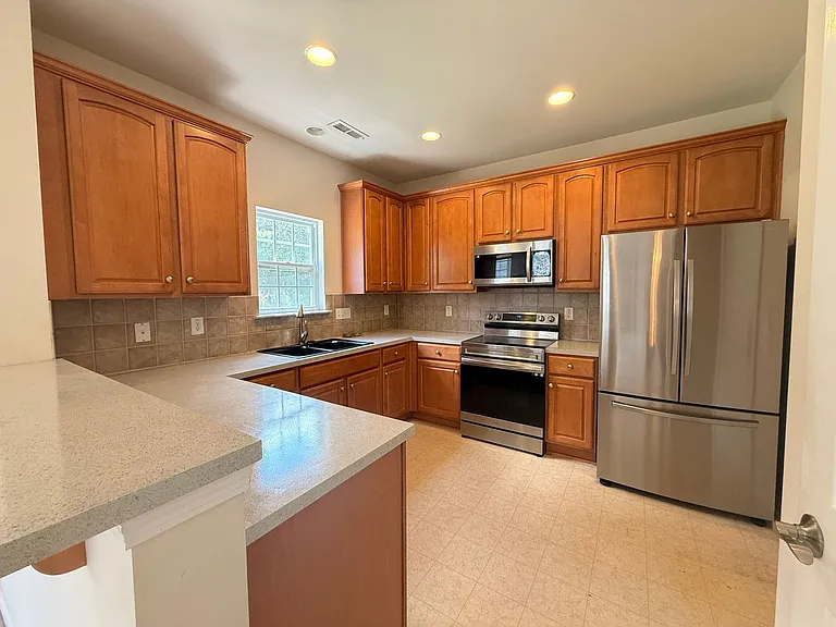 17418 Westmill Ln — Photo 5
