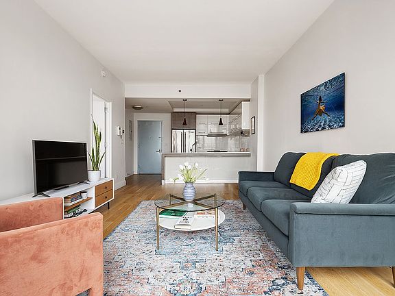 3rd image of 214 N 11th St #5N