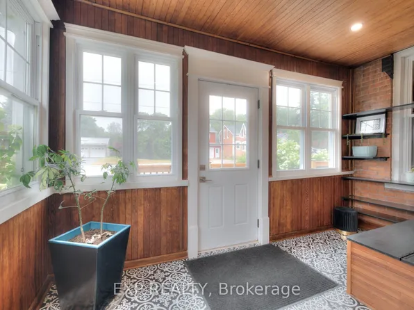 2027 Victoria St, Howick, ON N0G 1X0