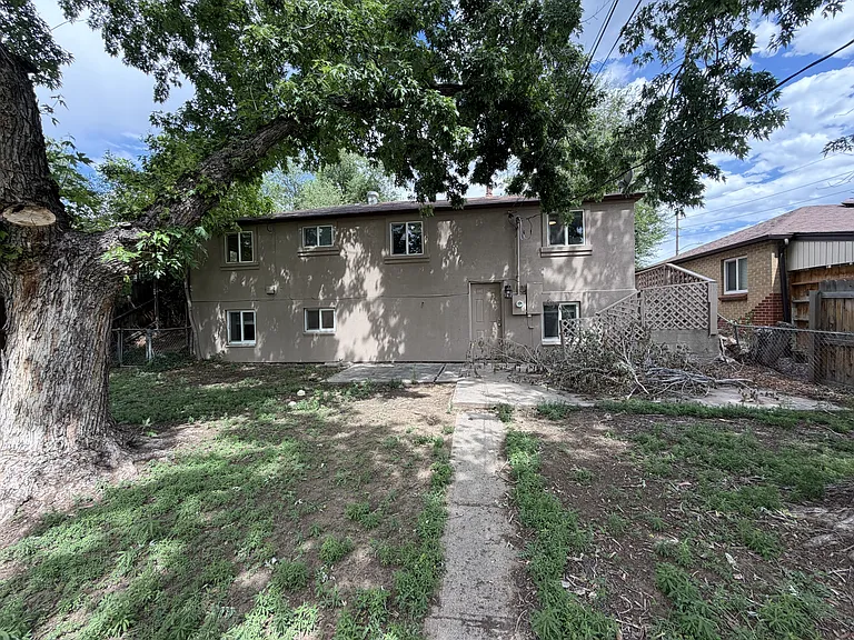5385 S Crocker St — Photo 15