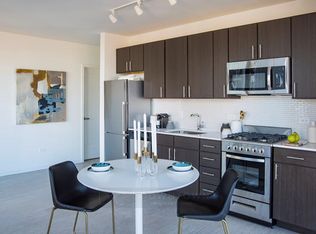 162 W Superior St, Chicago, IL 60654