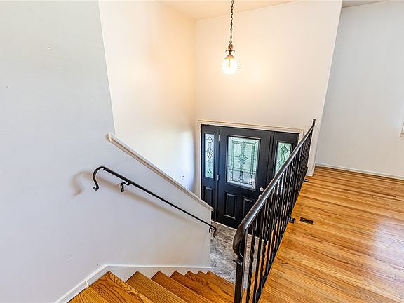 5th image of 114 Saddlehorn Dr