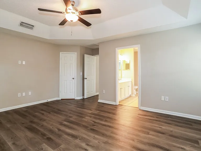 1306 Ardmore St — Photo 11