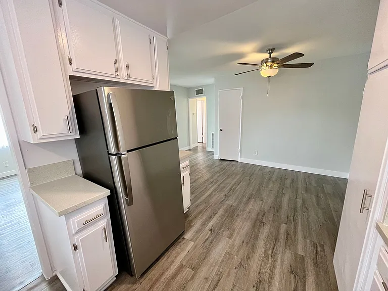 18400 Prairie Street — Photo 110