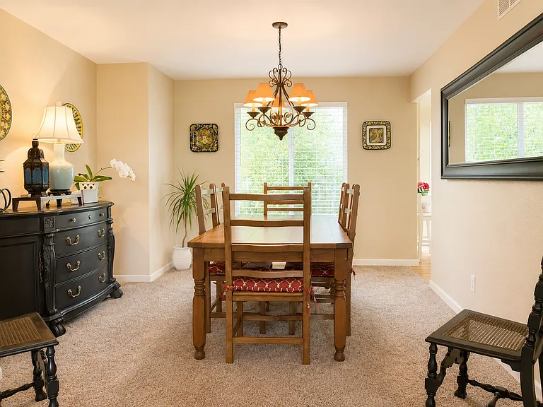 521 Shadbury Ct — Photo 7