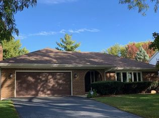 205 Bridle Path Cir, Oak Brook, IL 60523