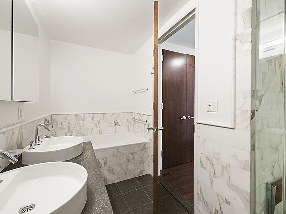 4th image of 462 W 58th St APT 2C