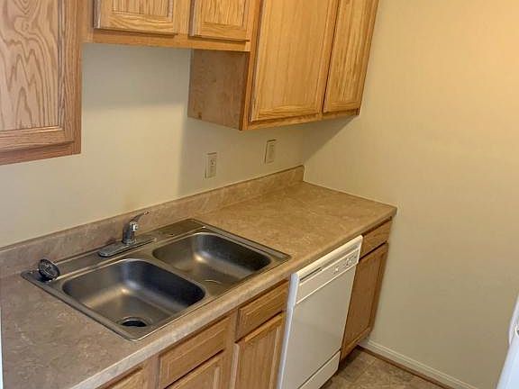 4th image of 126 Revere Ave