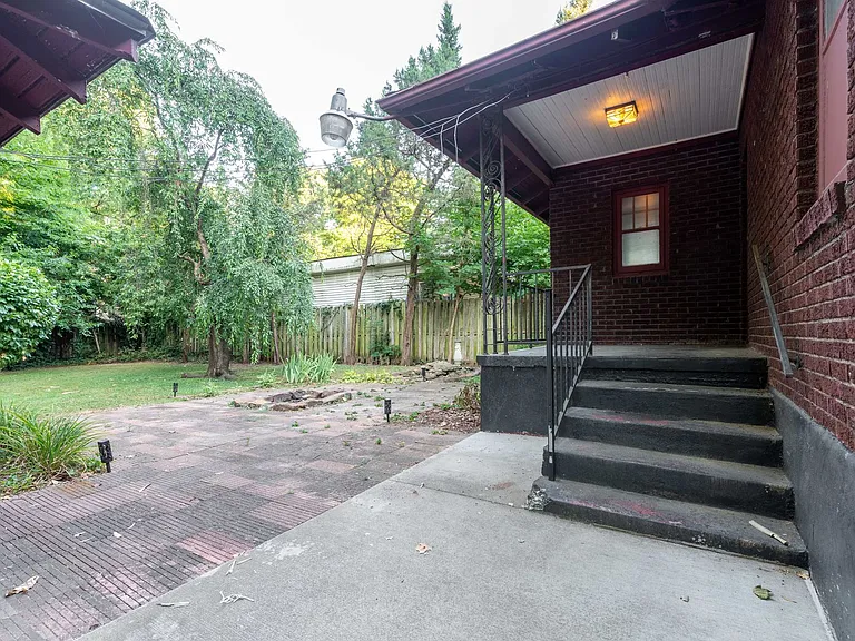 1554 S Campbell Ave — Photo 21