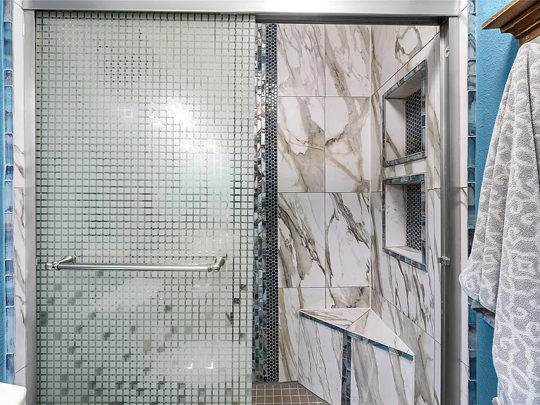 135 Navajo Cir — Photo 14