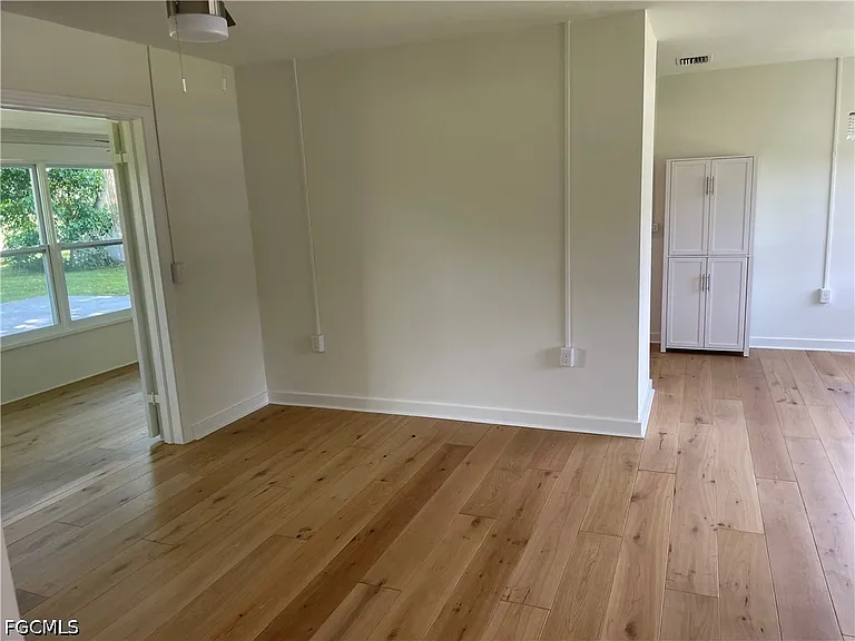 1442 Olmeda Way — Photo 8