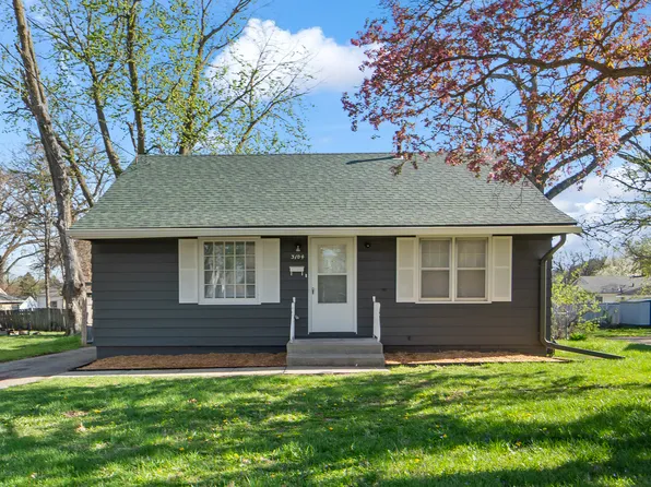 3104 Madison Ave, Des Moines, IA 50310