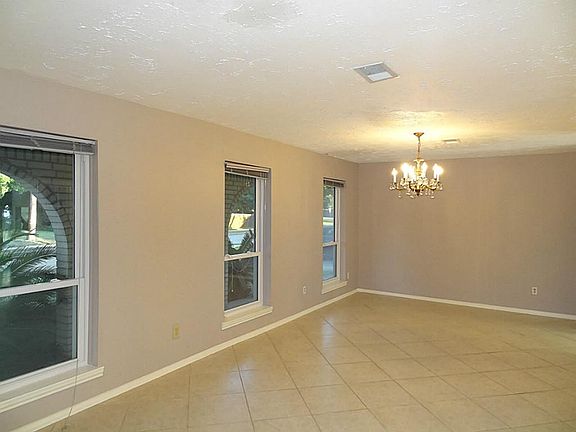 3rd image of 11938 Amblewood Dr
