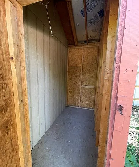 1506 E 2nd St — Photo 17