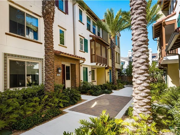 19114 Azul Ln, Huntington Beach, CA 92648