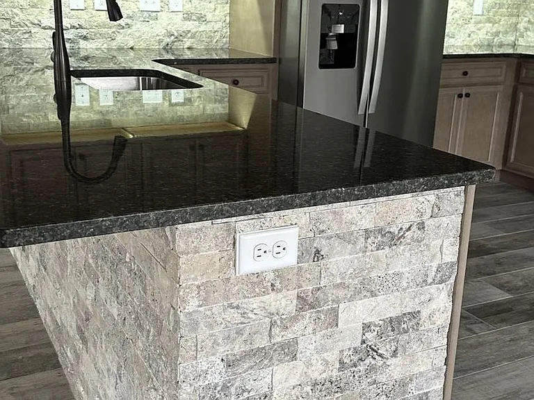 127 Delano Dr — Photo 3