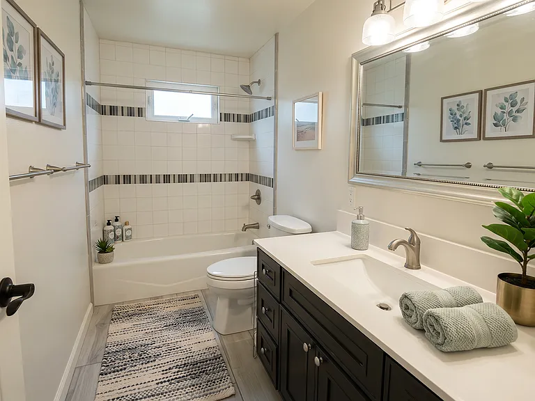 2577 Beaumont St — Photo 7