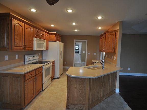3rd image of 187 Brookstone Drive
