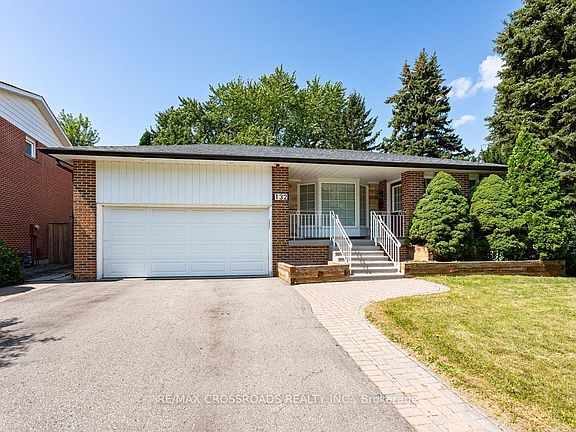 2nd image of 132 Collingsbrook Blvd
