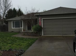 2113 Happy Valley Dr, Medford, OR 97501