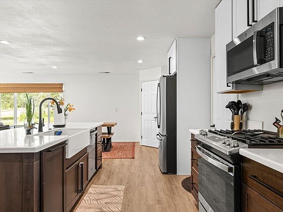 2nd image of 10380 Horton St