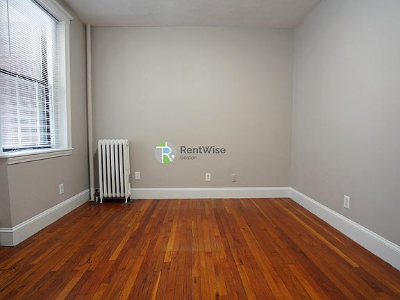 4th image of 8 Carol Ave #1
