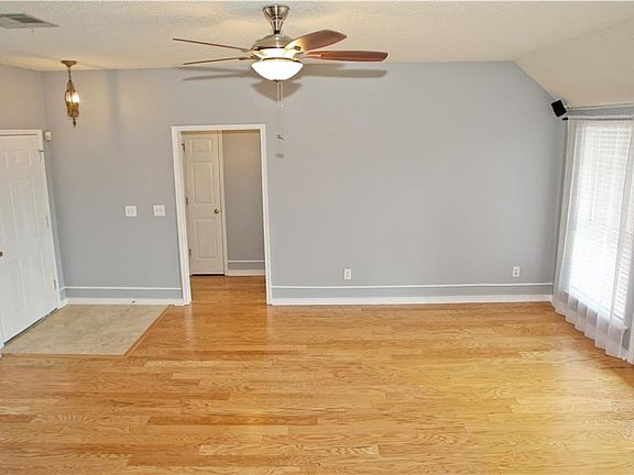 5th image of 9960 Williford Trl