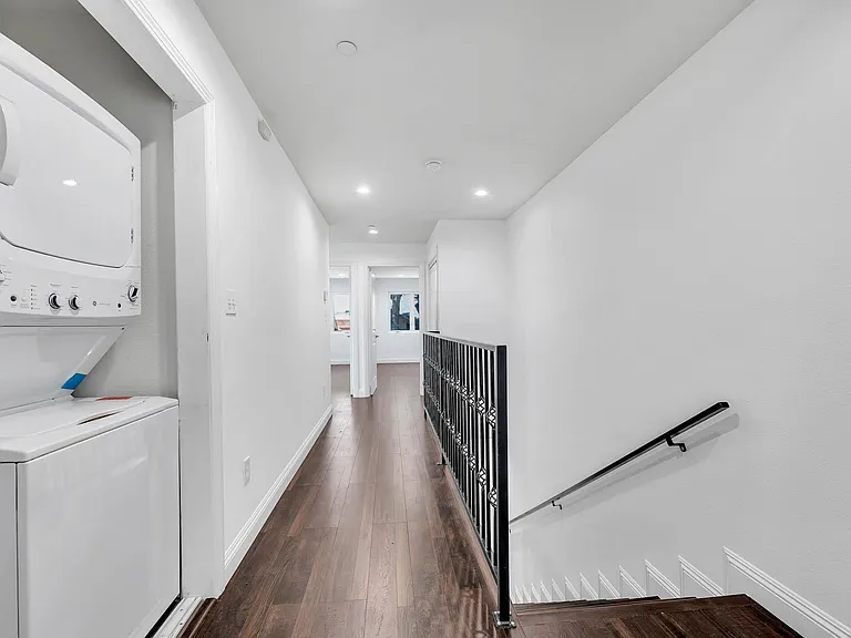 2882 W 14th St — Photo 20