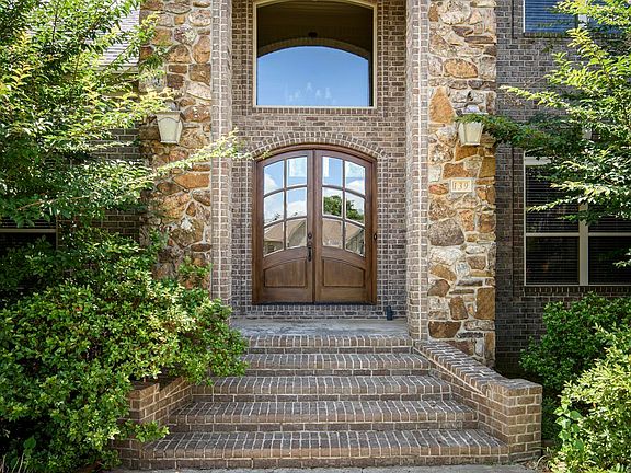 2nd image of 139 Courts Ln