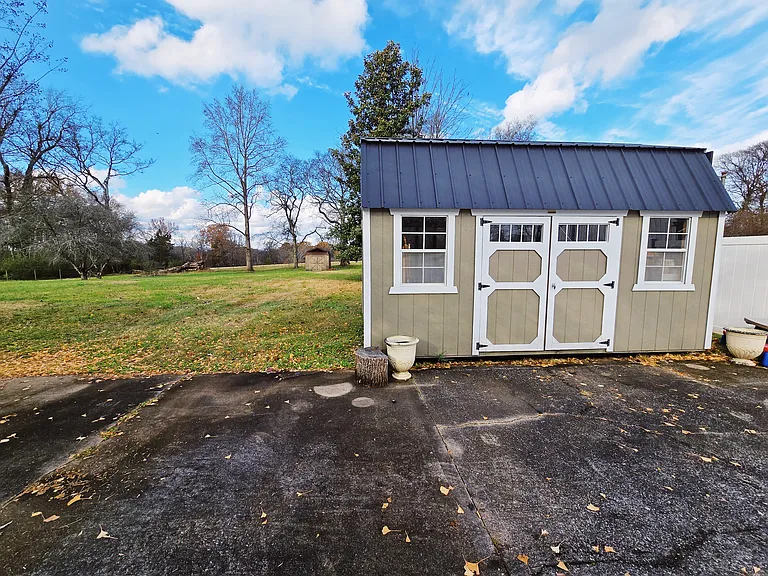 637 Hidden Acres Dr — Photo 16