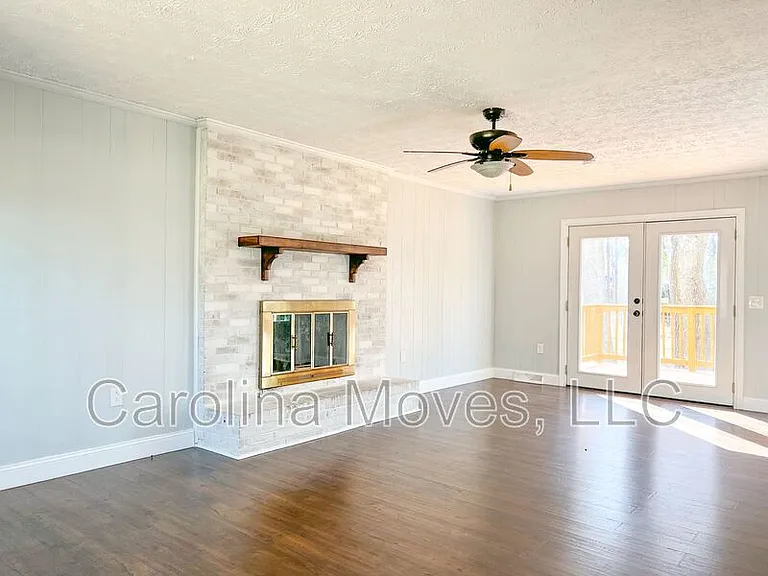 206 Manassas Dr — Photo 9