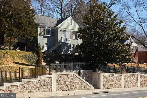 221 Dale Dr Photo 1