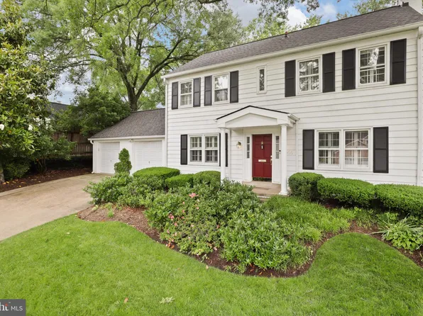 2905 Dartmouth Rd, Alexandria, VA 22314