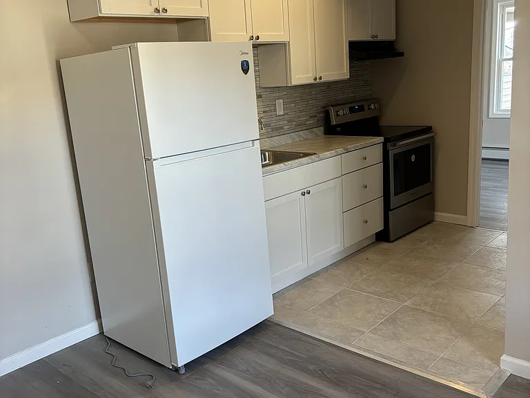 175 Grove St — Photo 6
