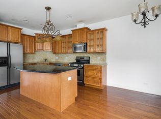 370 S Prospect Ave, Bartlett, IL 60103